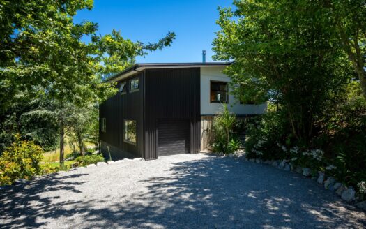 83 Pomona Road