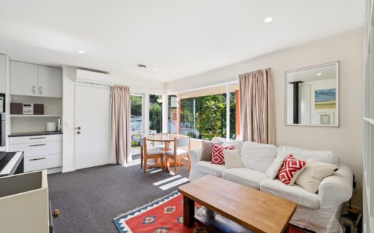2/1 Hinau Street