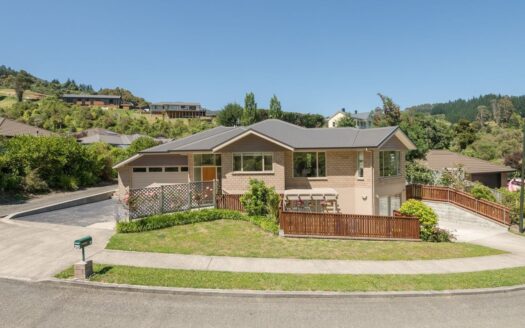 16 Saddleback Road