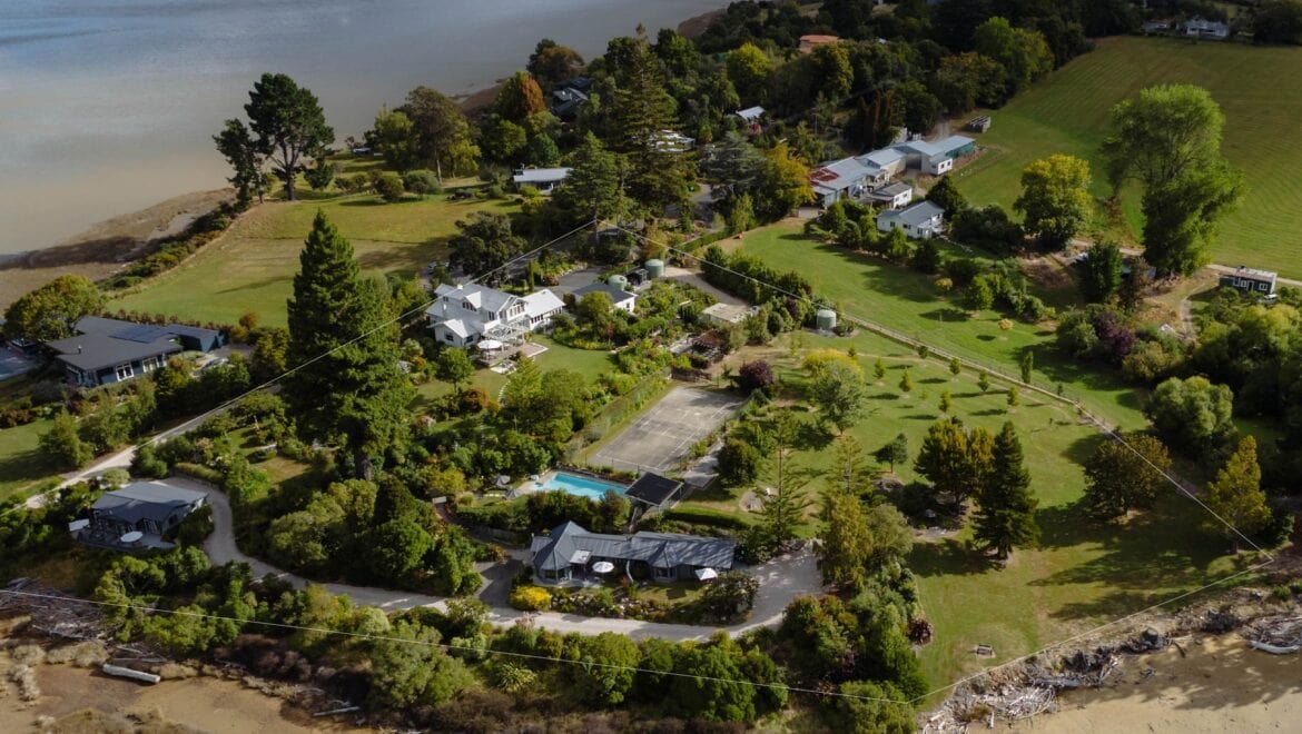133 Bronte Road East