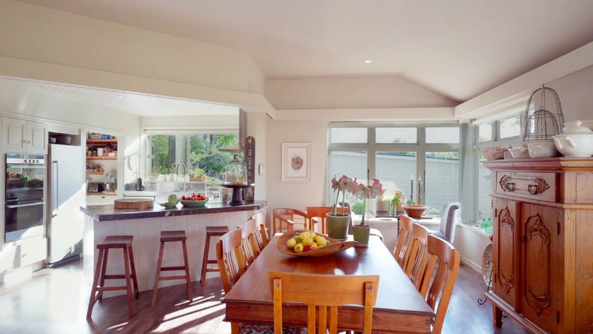 133 Bronte Road East